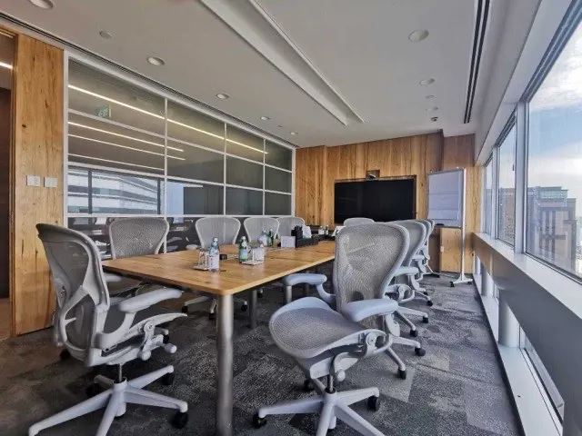 Level 35, The Gateway West, 150 Beach Road, Level 35, The Gateway West, 150 Beach Road, Singapore 189720 — office space for rent, photo 2